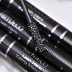 Mascara " Lash Hero Tubing "